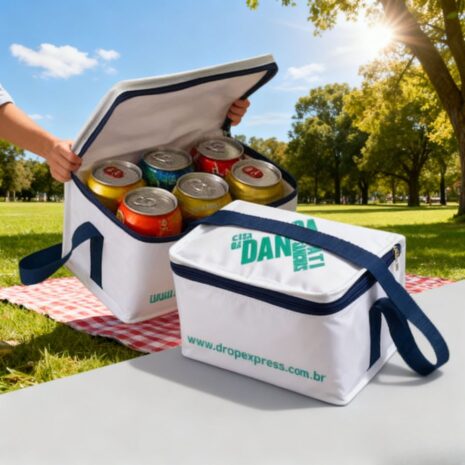 bolsa-termica-para-6-latinhas-personalizada-brindes-sp (1) Bolsa Térmica Para 6 Latinhas Personalizada - O brinde certo para sua marca está nos melhores momentos