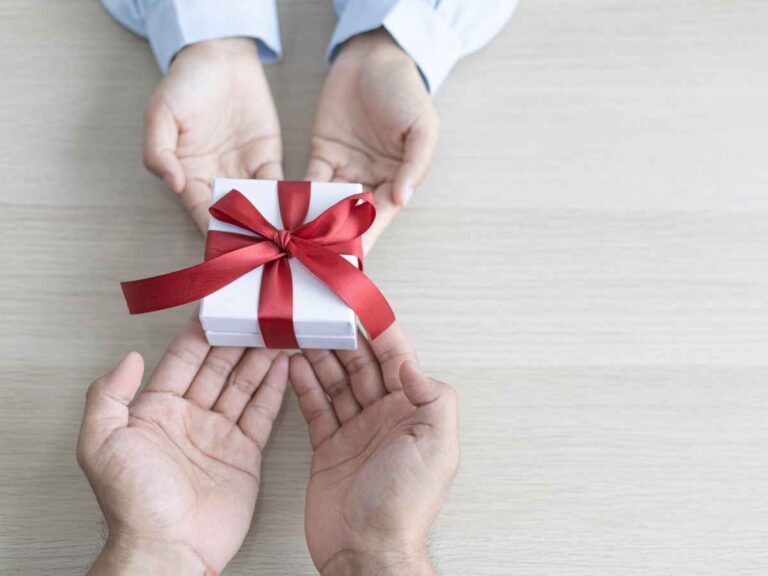 Trocando brindes corporativos na SIPAT e na CIPA